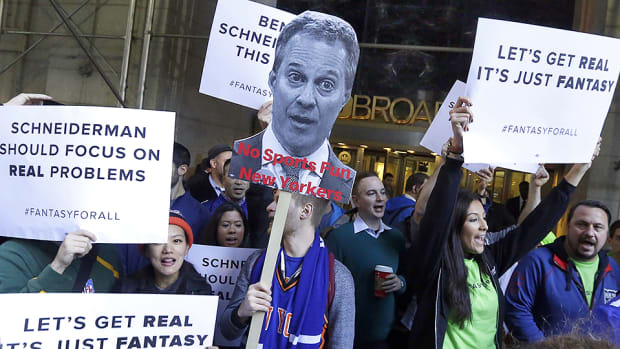 daily-fantasy-sports-draftkings-fanduel-lawsuits.jpg
